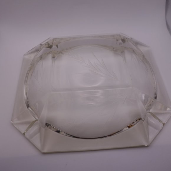 Square Glass Cigar Ash Tray with Wheat Stalk Etching Design - Picture 6 of 12